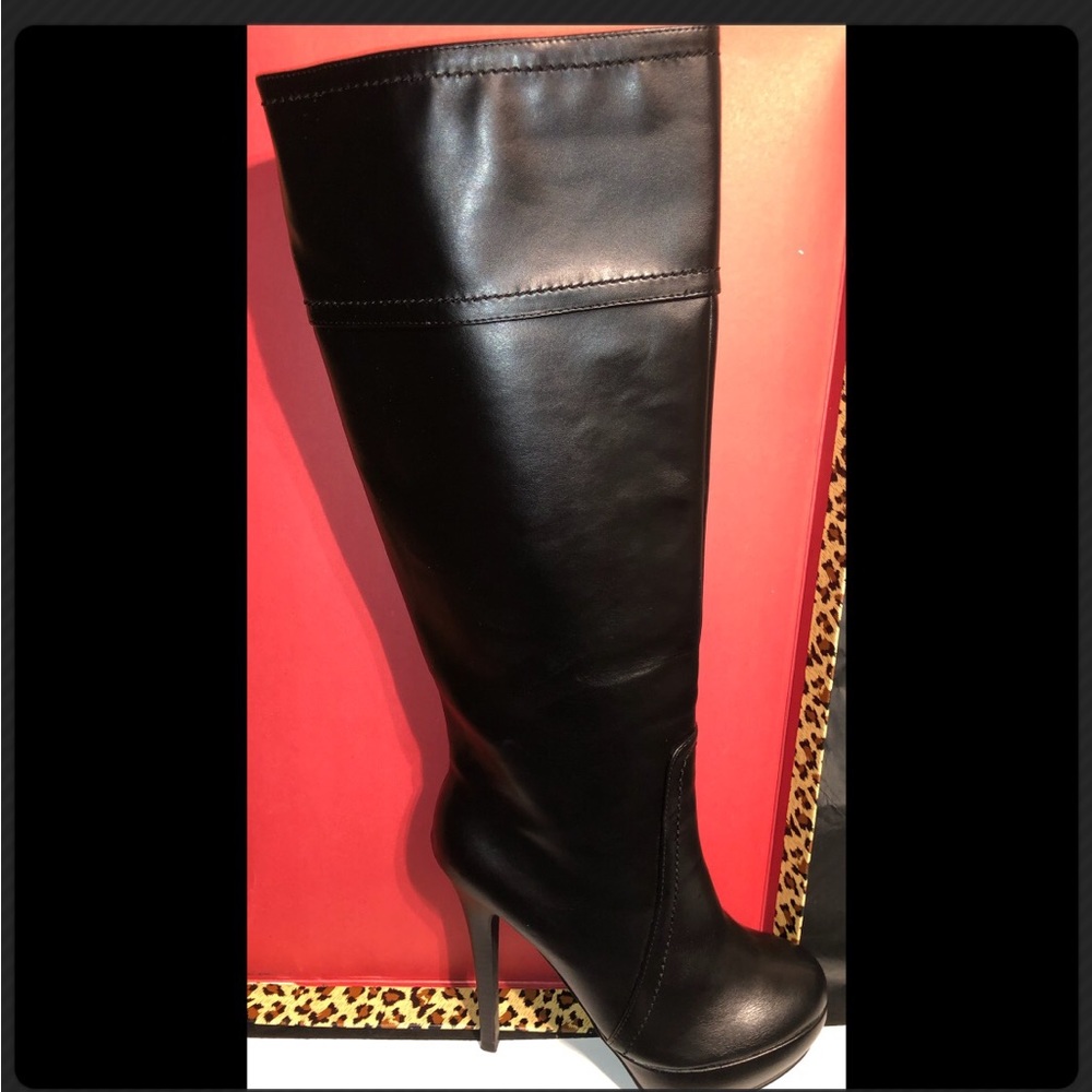 FREDRICK’S OF HOLLYWOOD BLACK STILETTO HEELED BOOTS